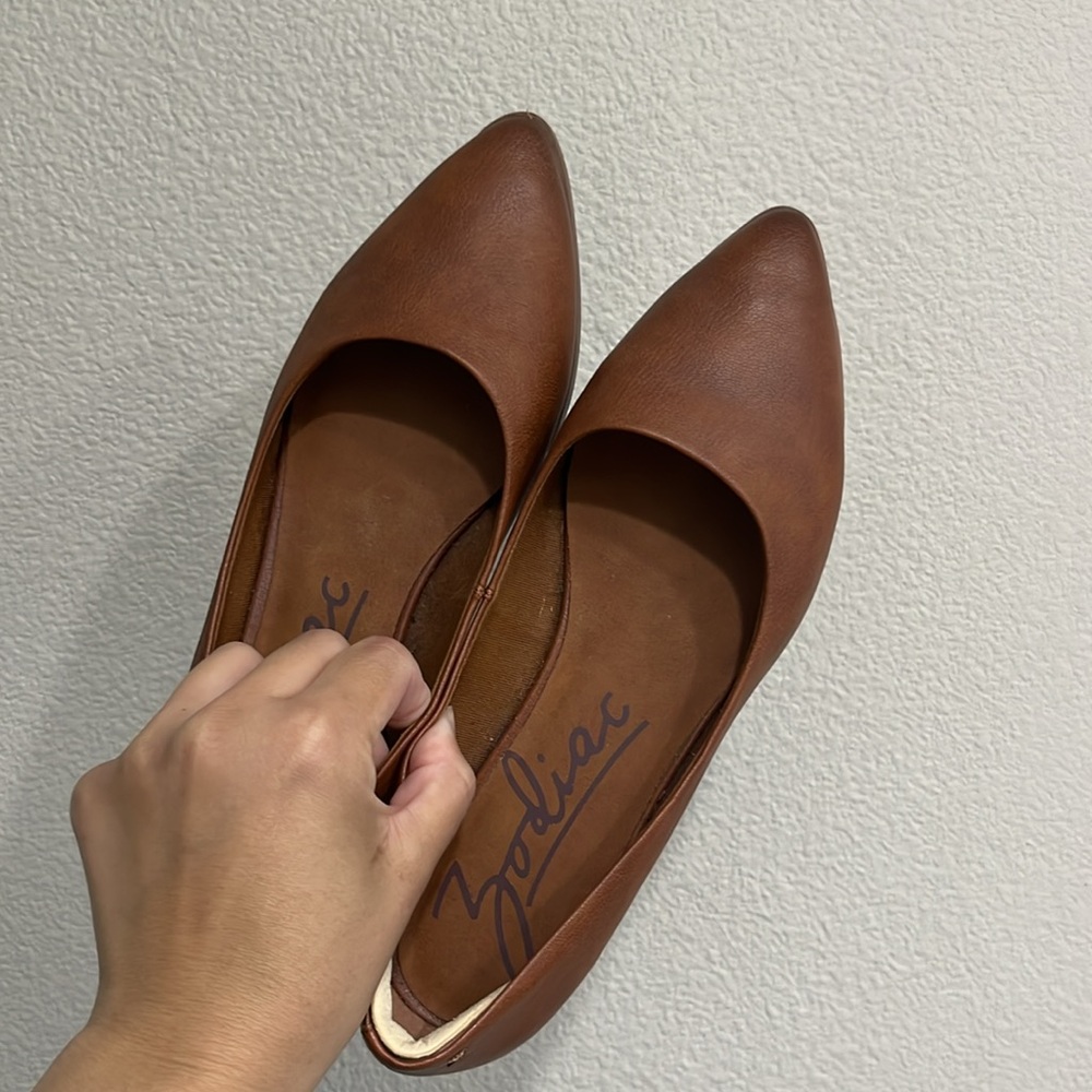 Zodiac Cognac Leather Ballet Flats with Pointed Toe and Sleek Design 9 - Picture 2 of 5